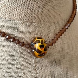 CRYSTAL NECKLACE WITH AMAZING GLASS BEAD